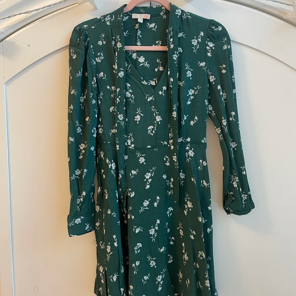 Dillard’s Floral Emerald Long Sleeve Dress